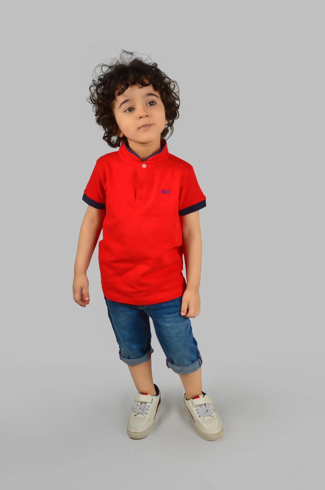 احمر